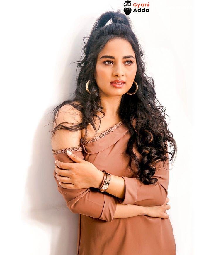 Srushti Dange Height, Affairs, Bio, Net Worth, Age and More 9 Srushti Dange Bikani