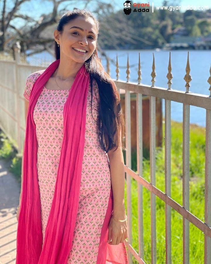 andrea jeremiah age, Wiki, Life, Height, Movies, Image and more 4 ndrea jeremiah pink shout