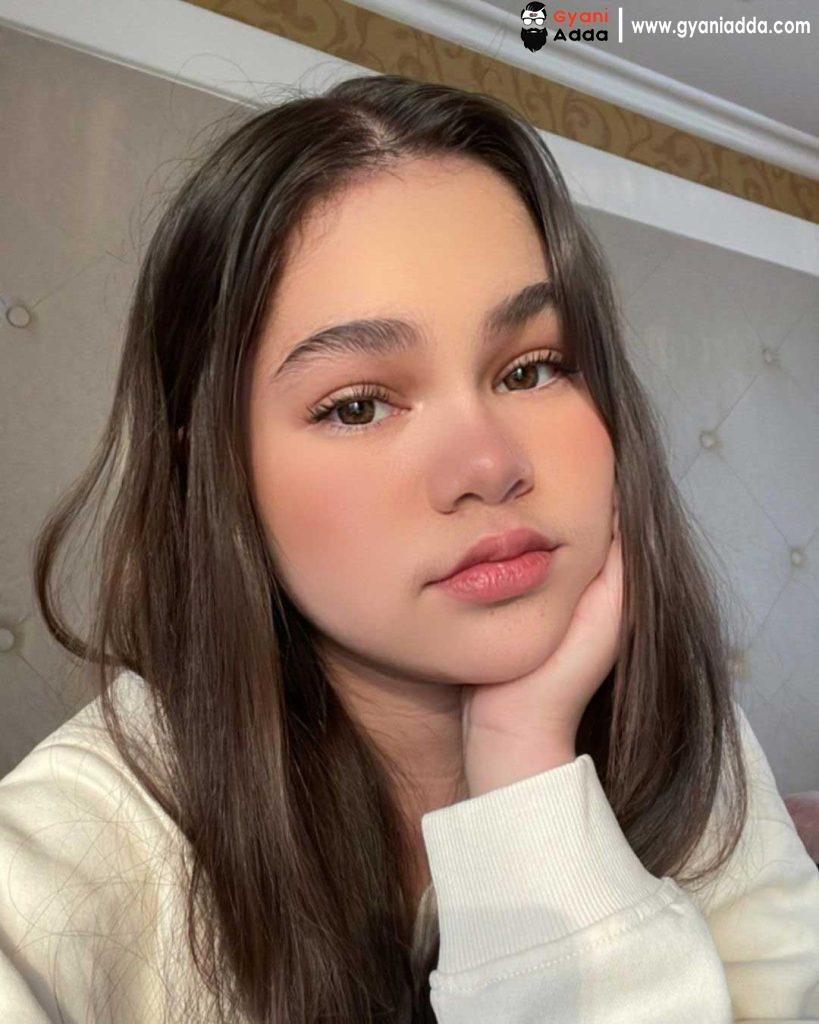 Mona Louise Rey Biography (Actress) Height, Weight, Age, Movie 2 Mona Louise Rey age